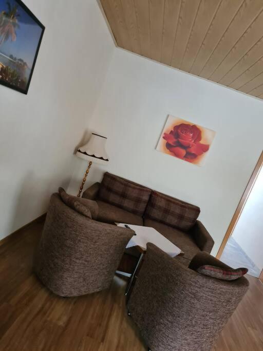 Gemuetliche Ferienwohnung Am Waldrand Elgersburg Exterior foto